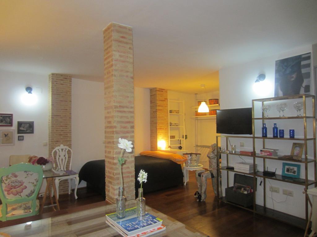 Living Valencia Studio Serranos Room photo