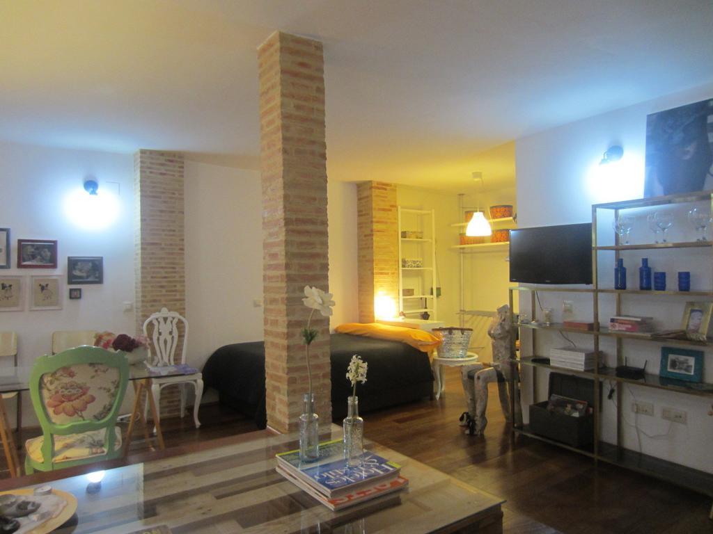 Living Valencia Studio Serranos Room photo